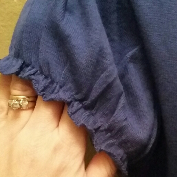 Cute cropped button down cardigan style top - Picture 4 of 5